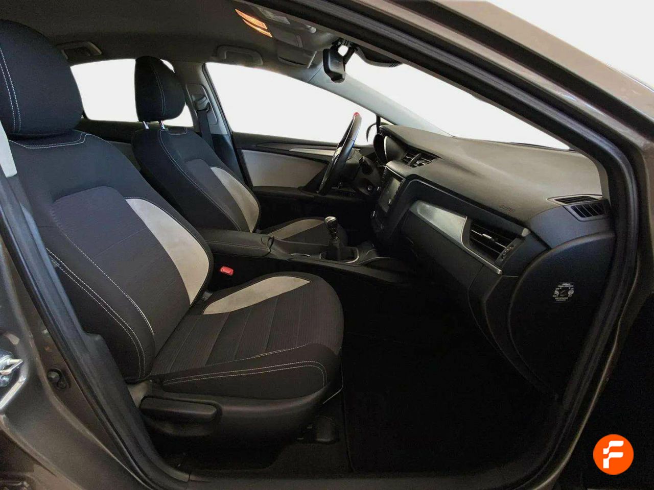 Foto Toyota Avensis 11