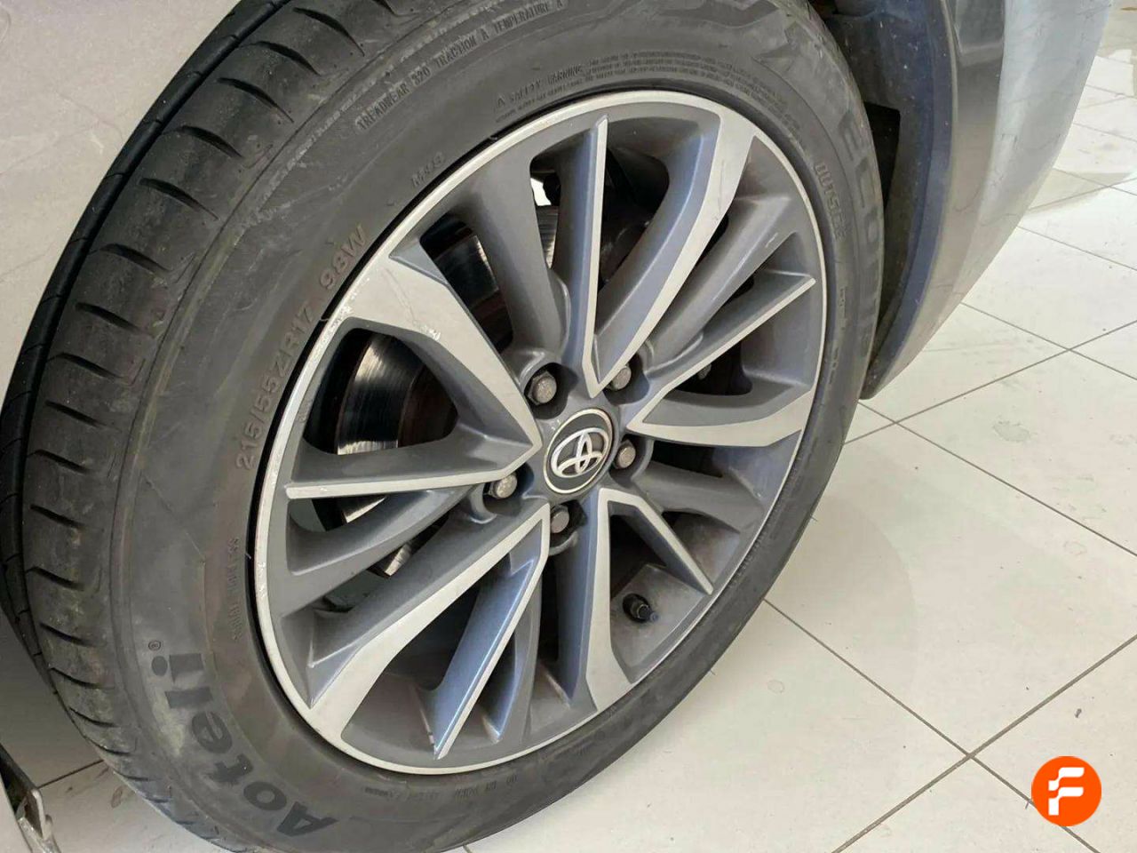 Foto Toyota Avensis 15