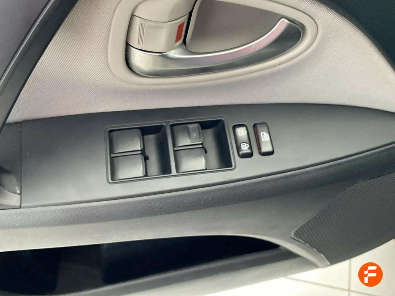Foto Toyota Avensis 18