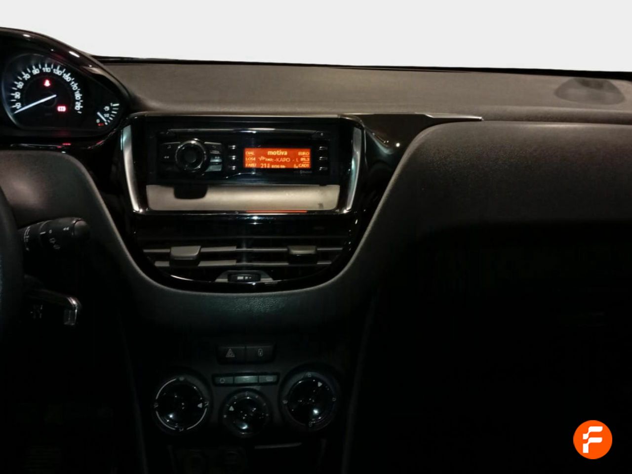 Foto Peugeot 208 10