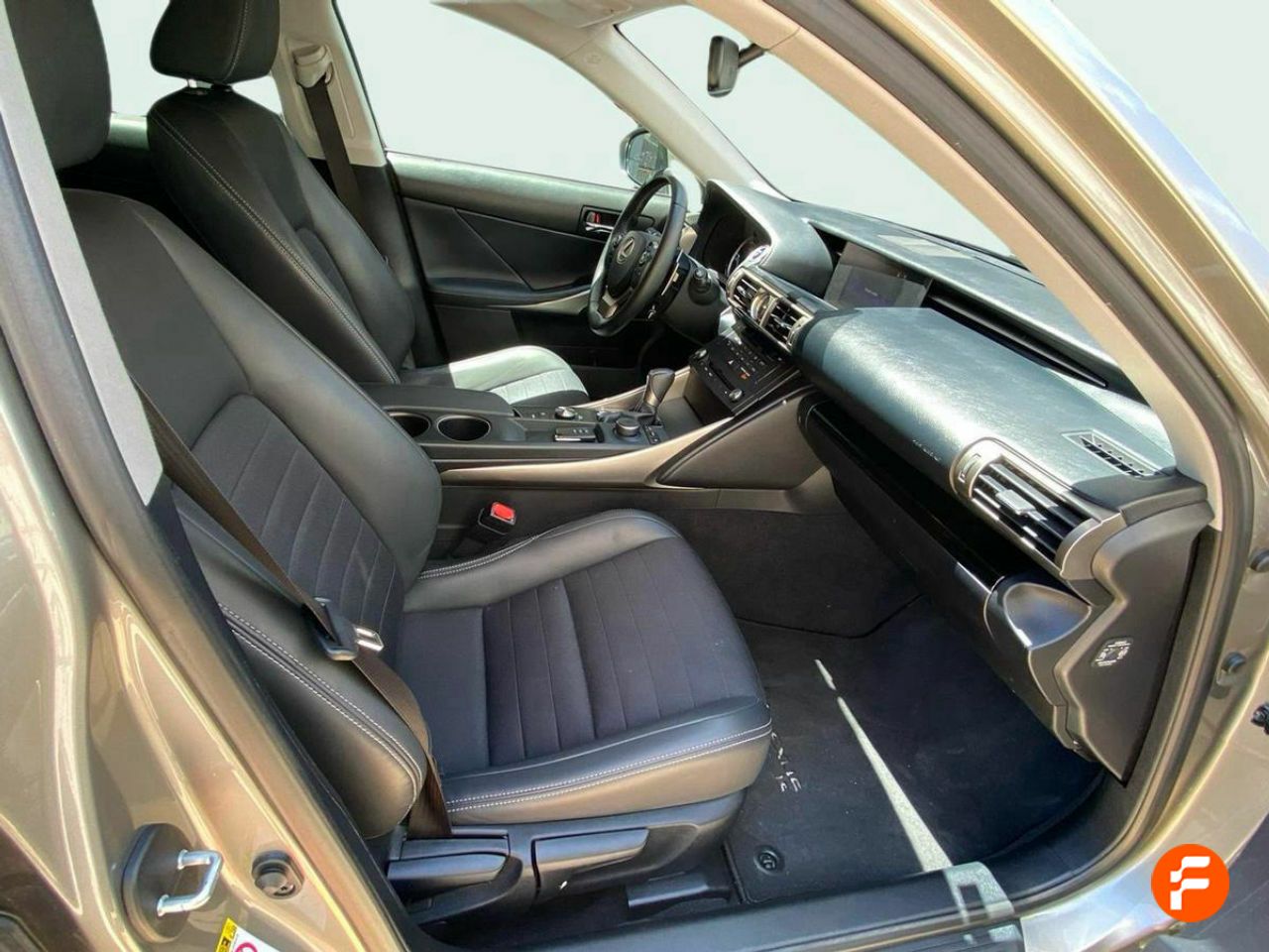 Foto Lexus IS 9