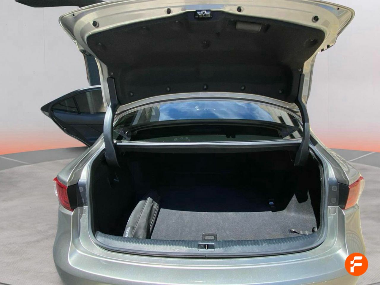 Foto Lexus IS 13
