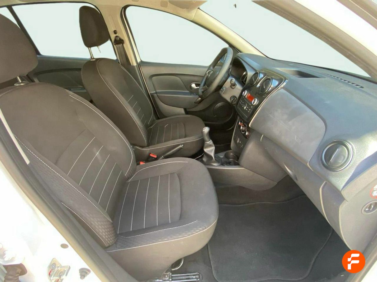 Foto Dacia Sandero 10