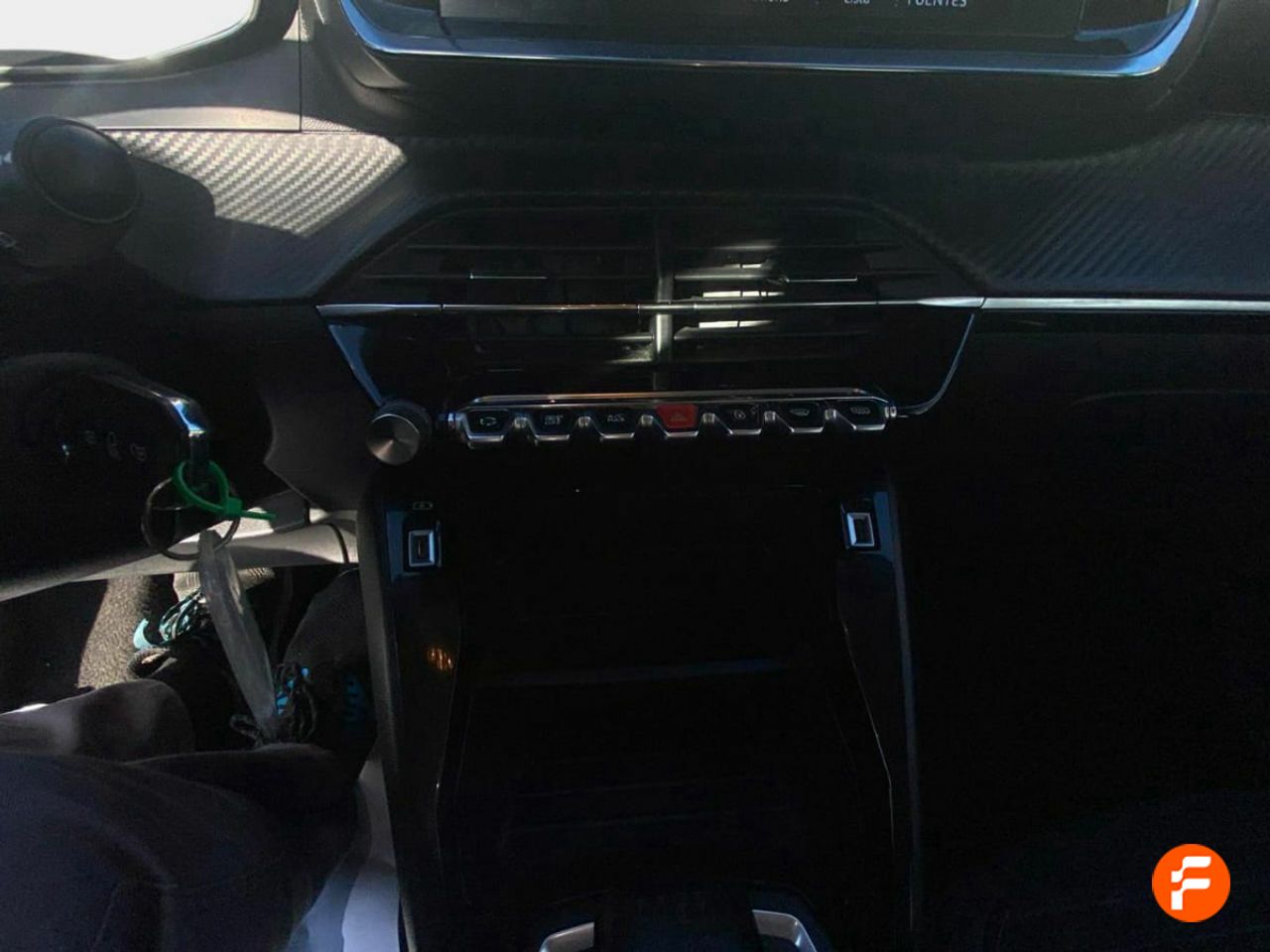 Foto Peugeot 208 11