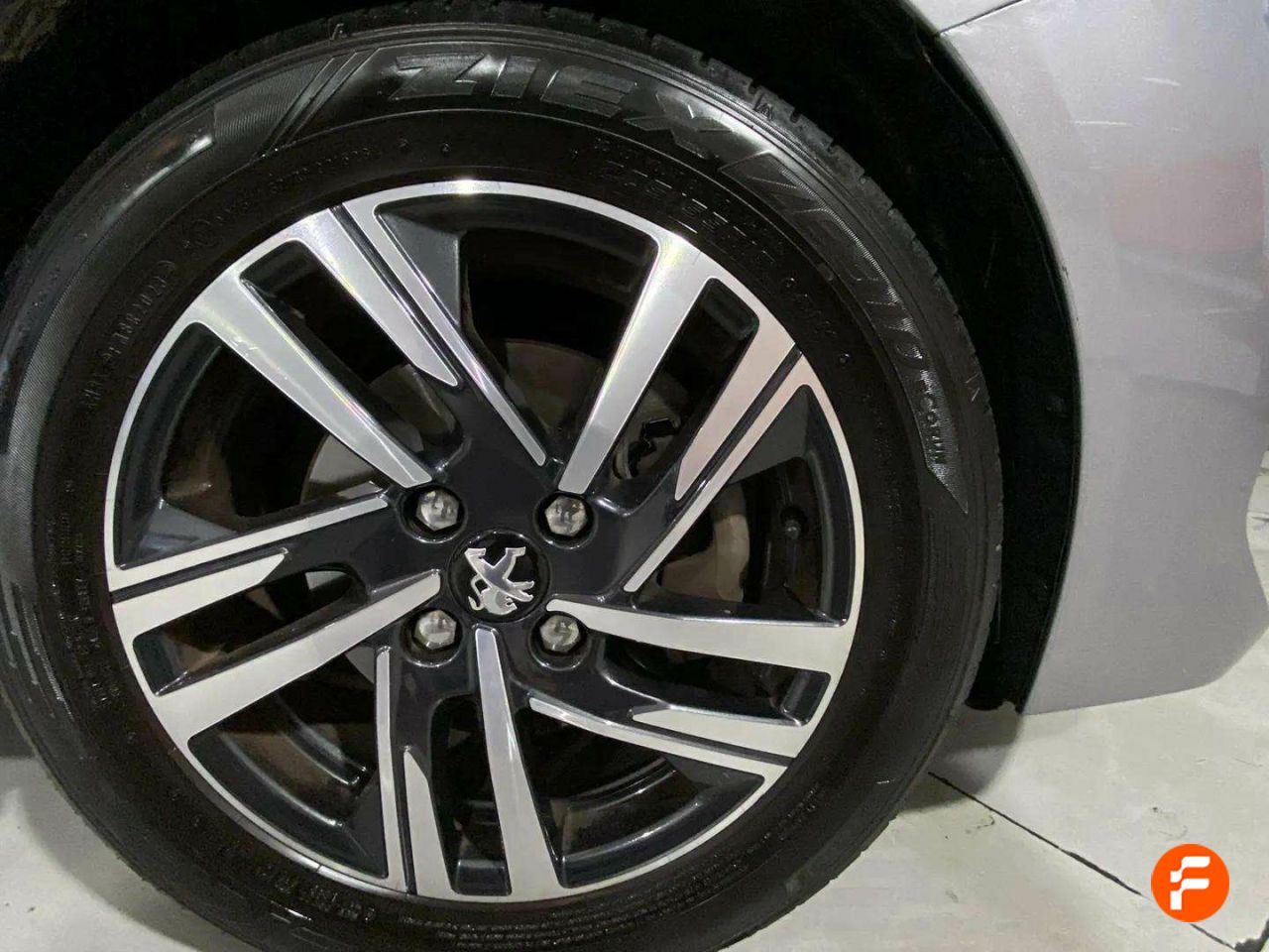 Foto Peugeot 208 23