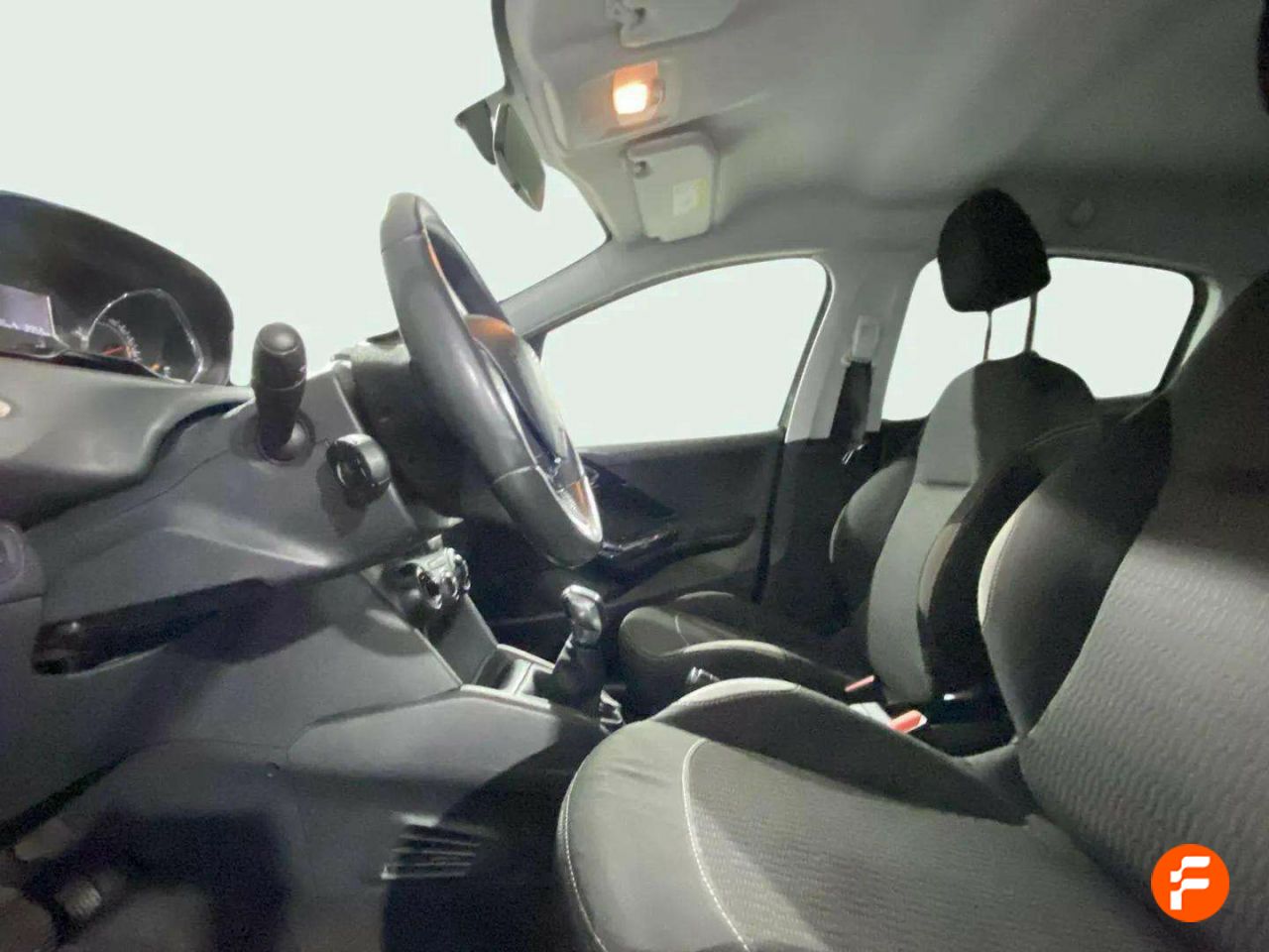 Foto Peugeot 208 14