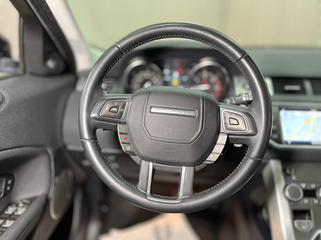 Foto Land-Rover Range Rover Evoque 14