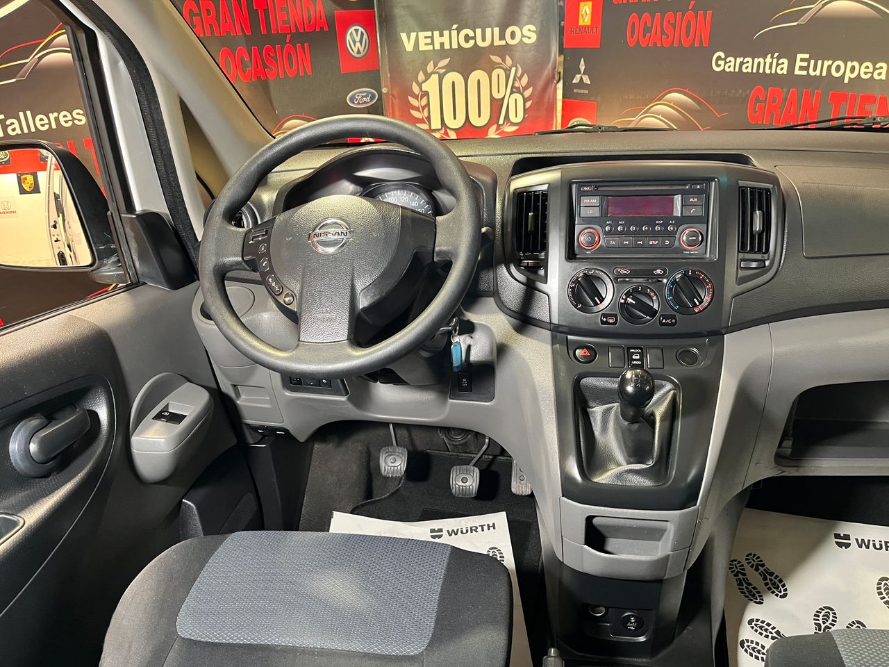 Foto Nissan NV200 13