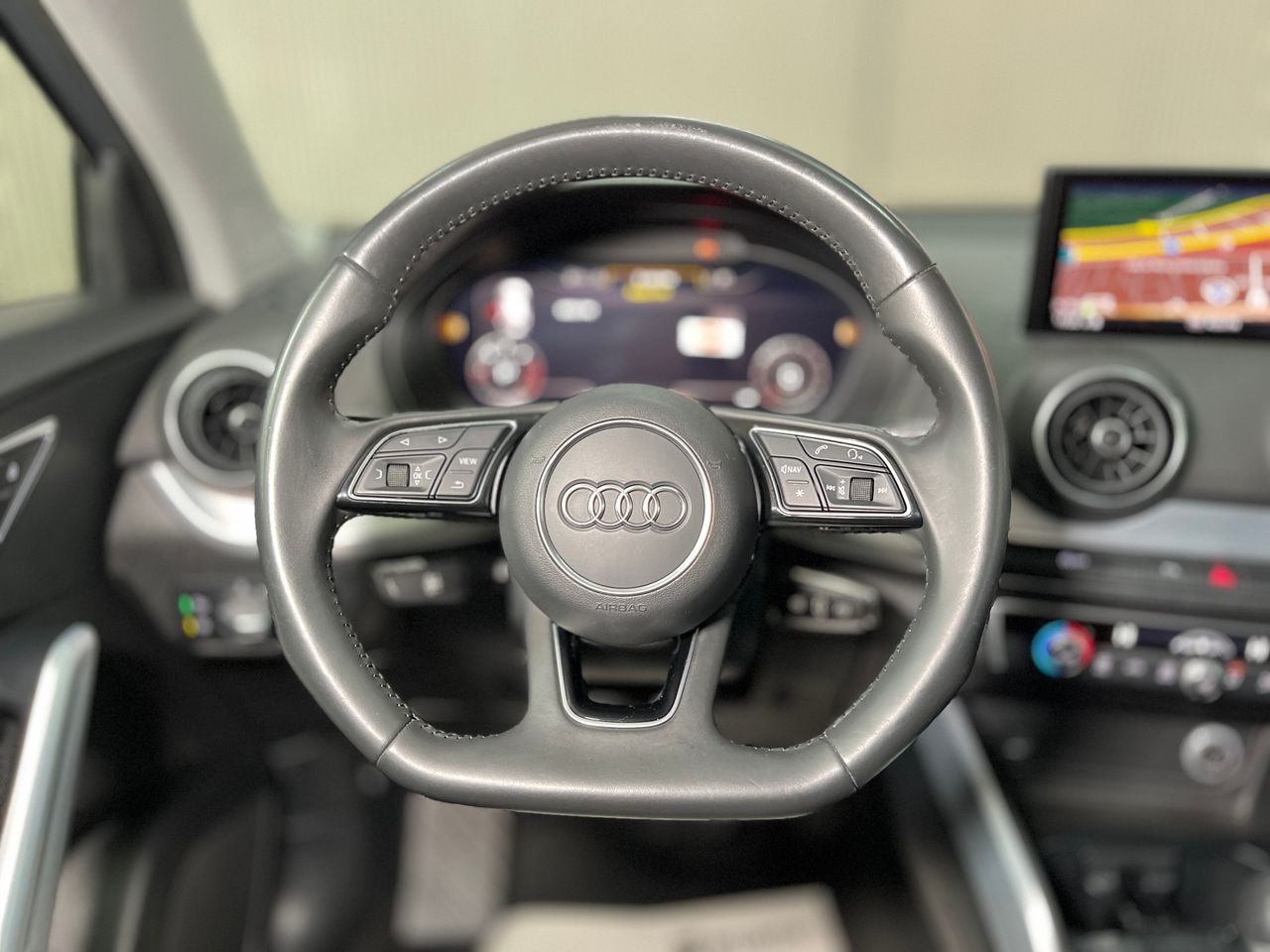 Foto Audi Q2 14