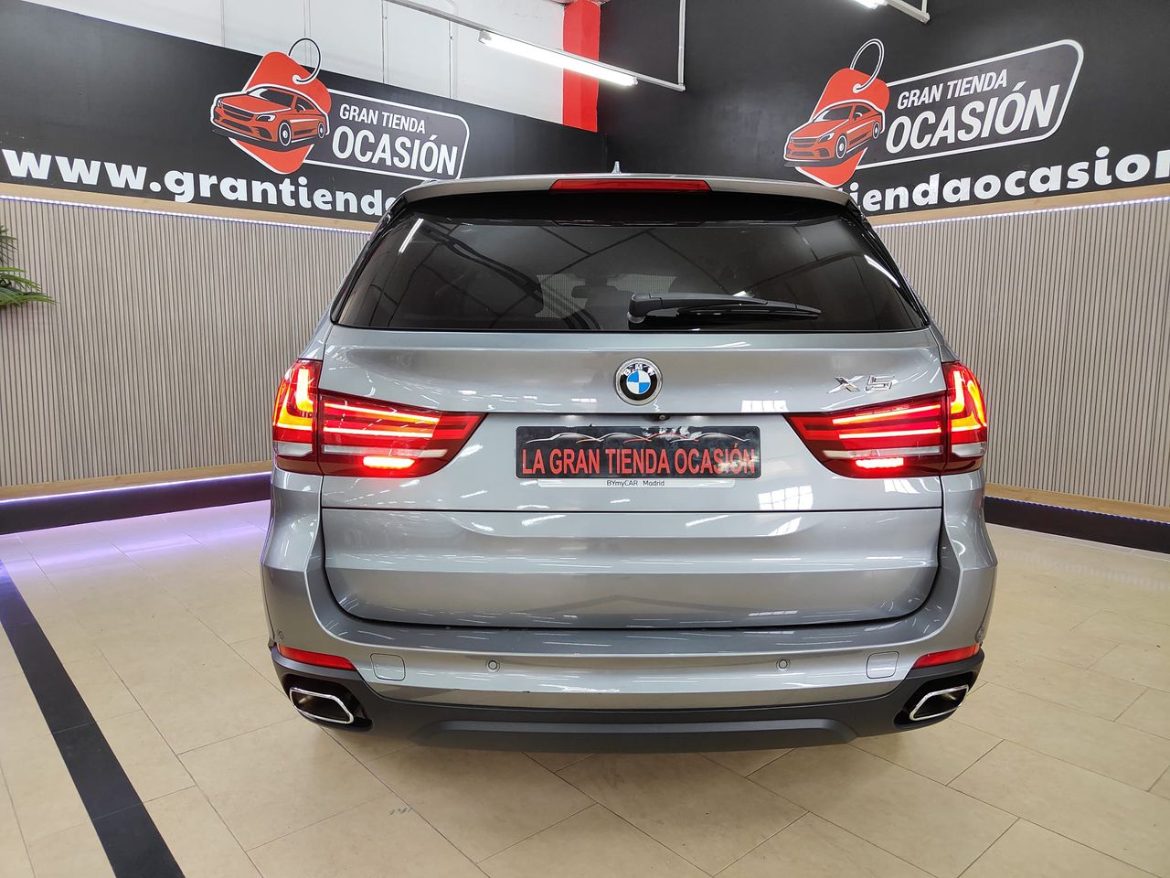 Foto BMW X5 8