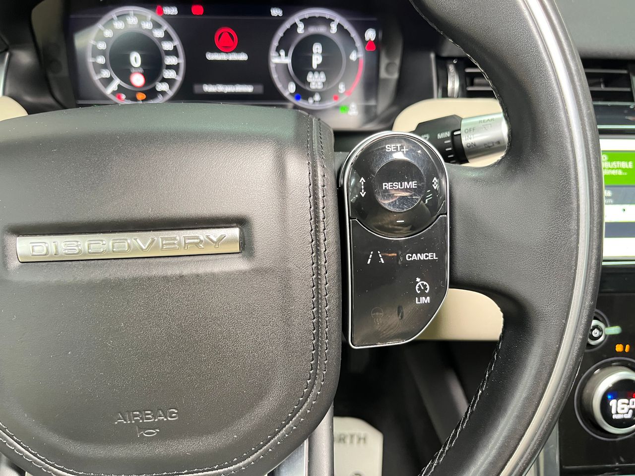 Foto Land-Rover Discovery Sport 16