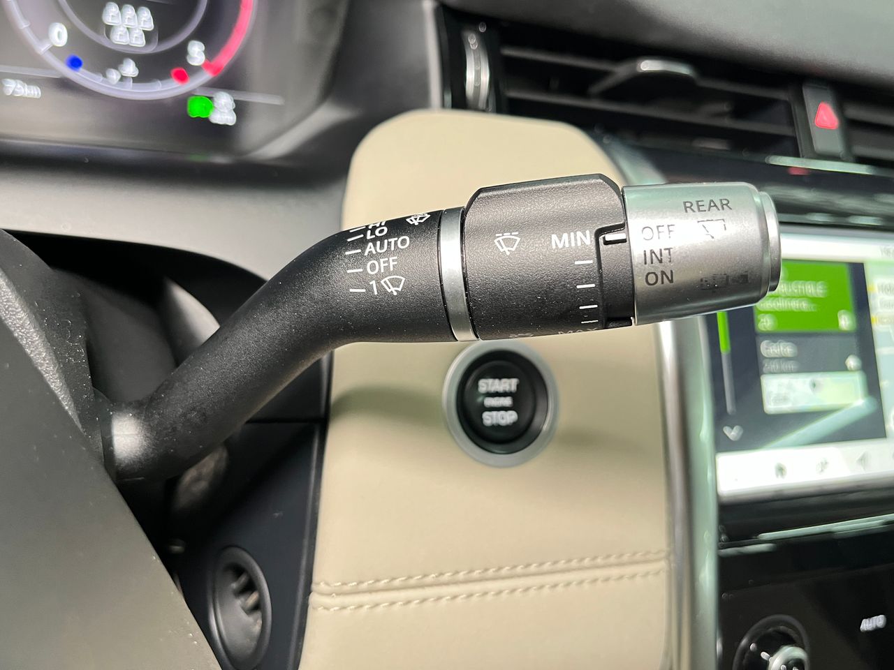 Foto Land-Rover Discovery Sport 18