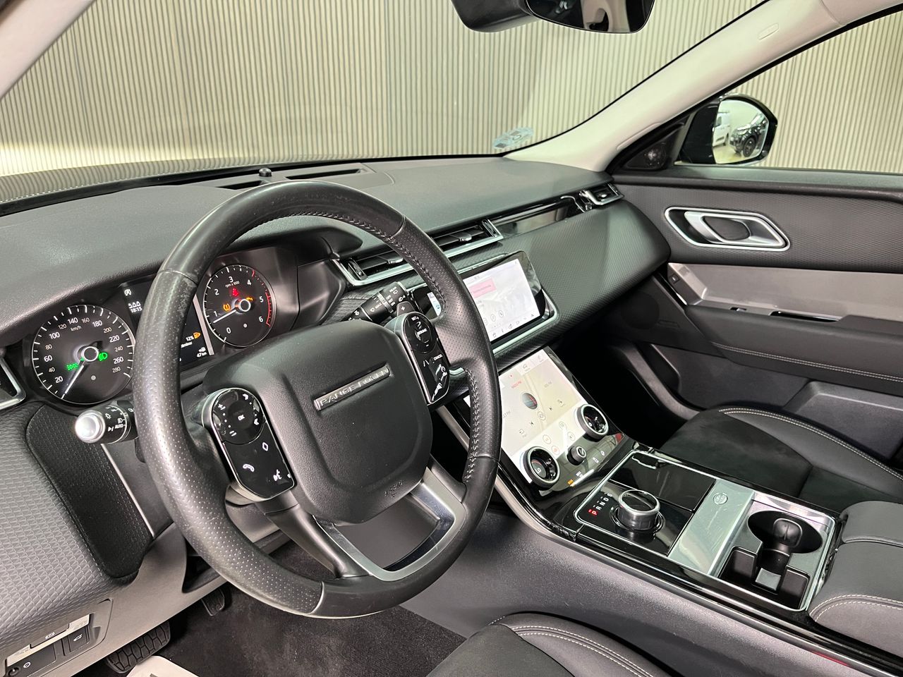 Foto Land-Rover Range Rover Velar 12