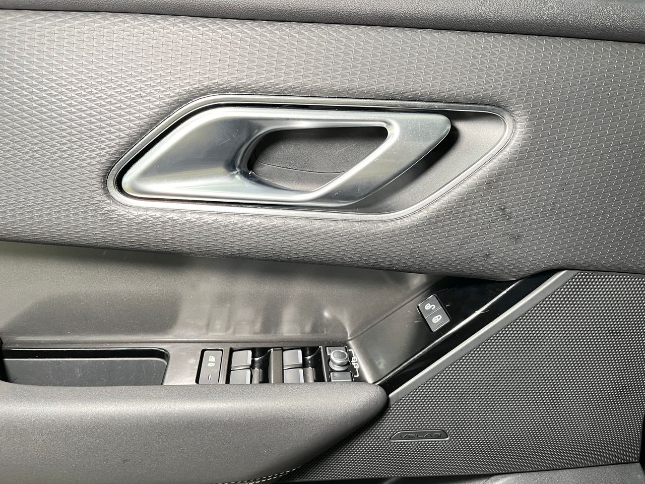 Foto Land-Rover Range Rover Velar 26
