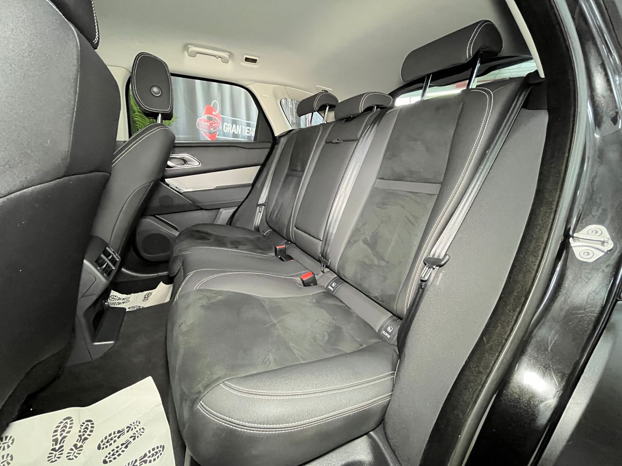 Foto Land-Rover Range Rover Velar 29