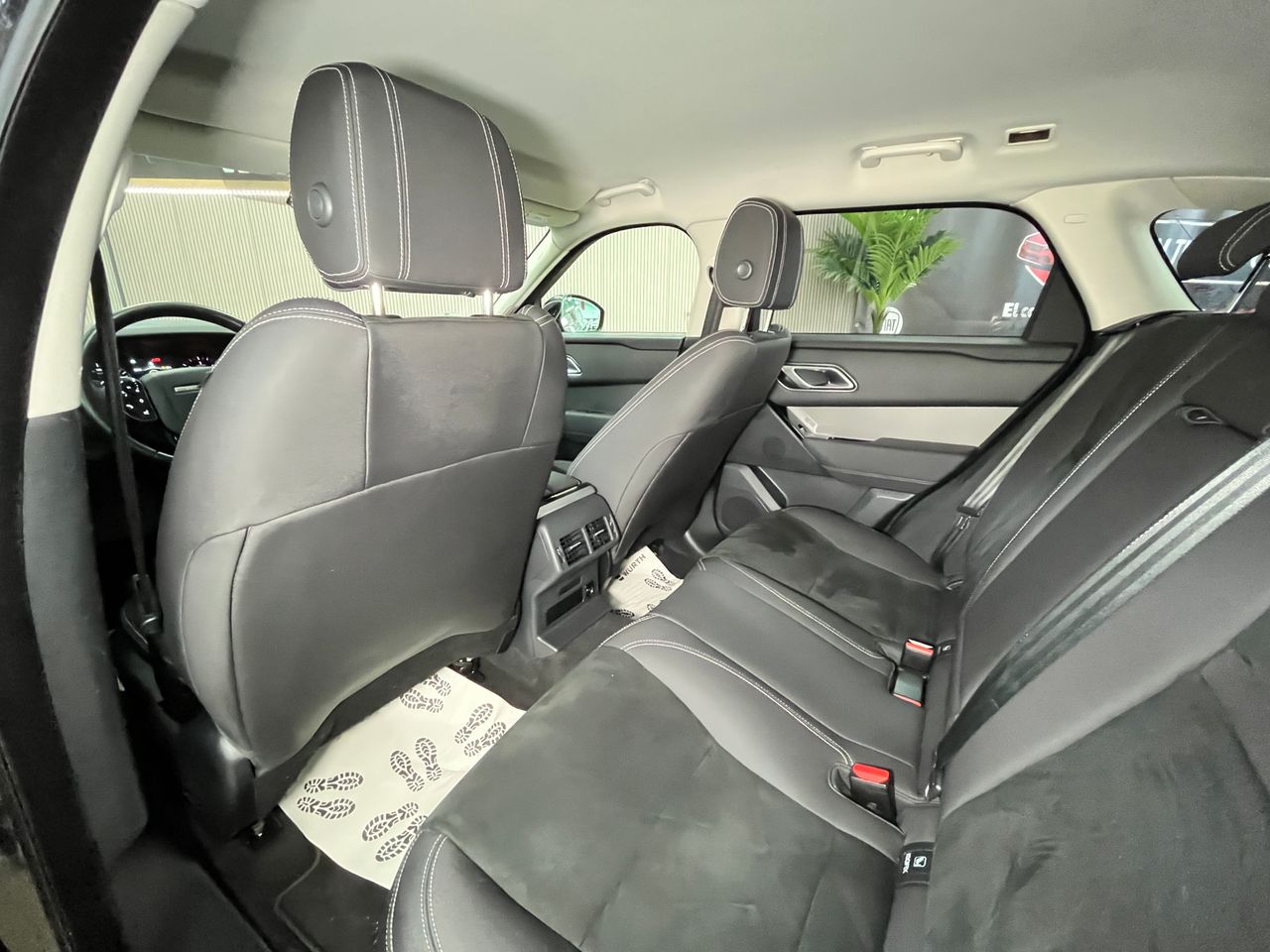 Foto Land-Rover Range Rover Velar 30