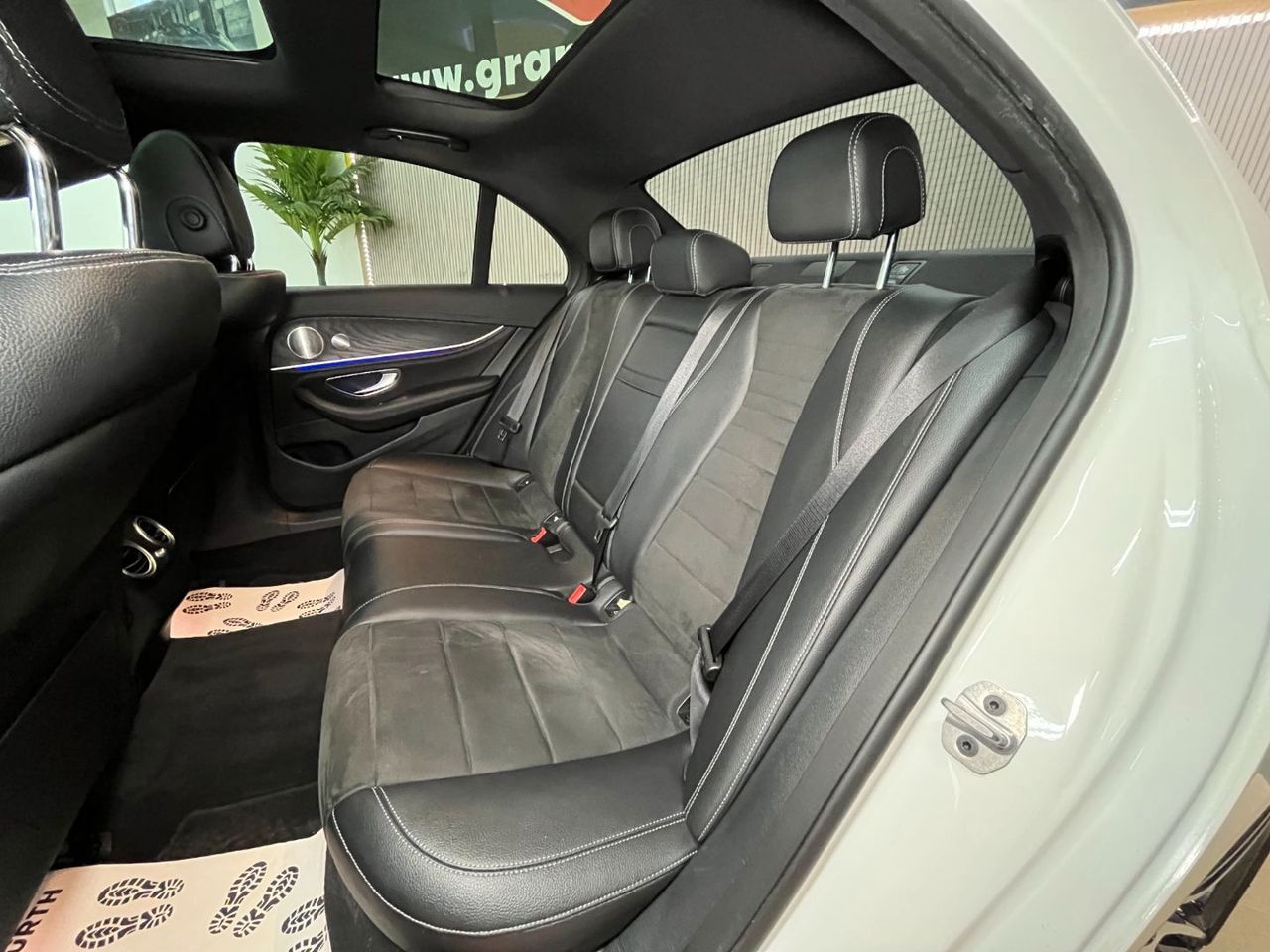 Foto Mercedes-Benz Clase E 28