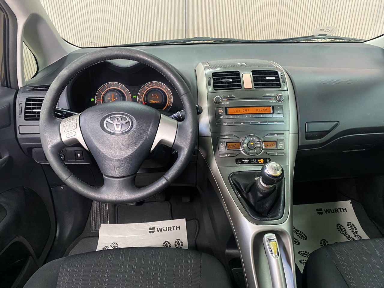 Foto Toyota Auris 11