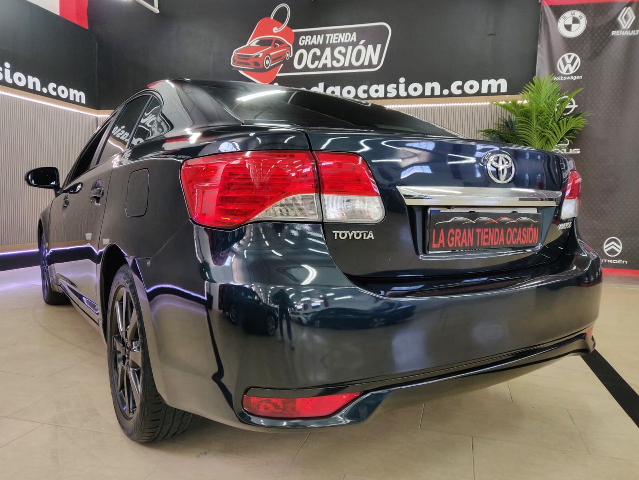 Foto Toyota Avensis 8
