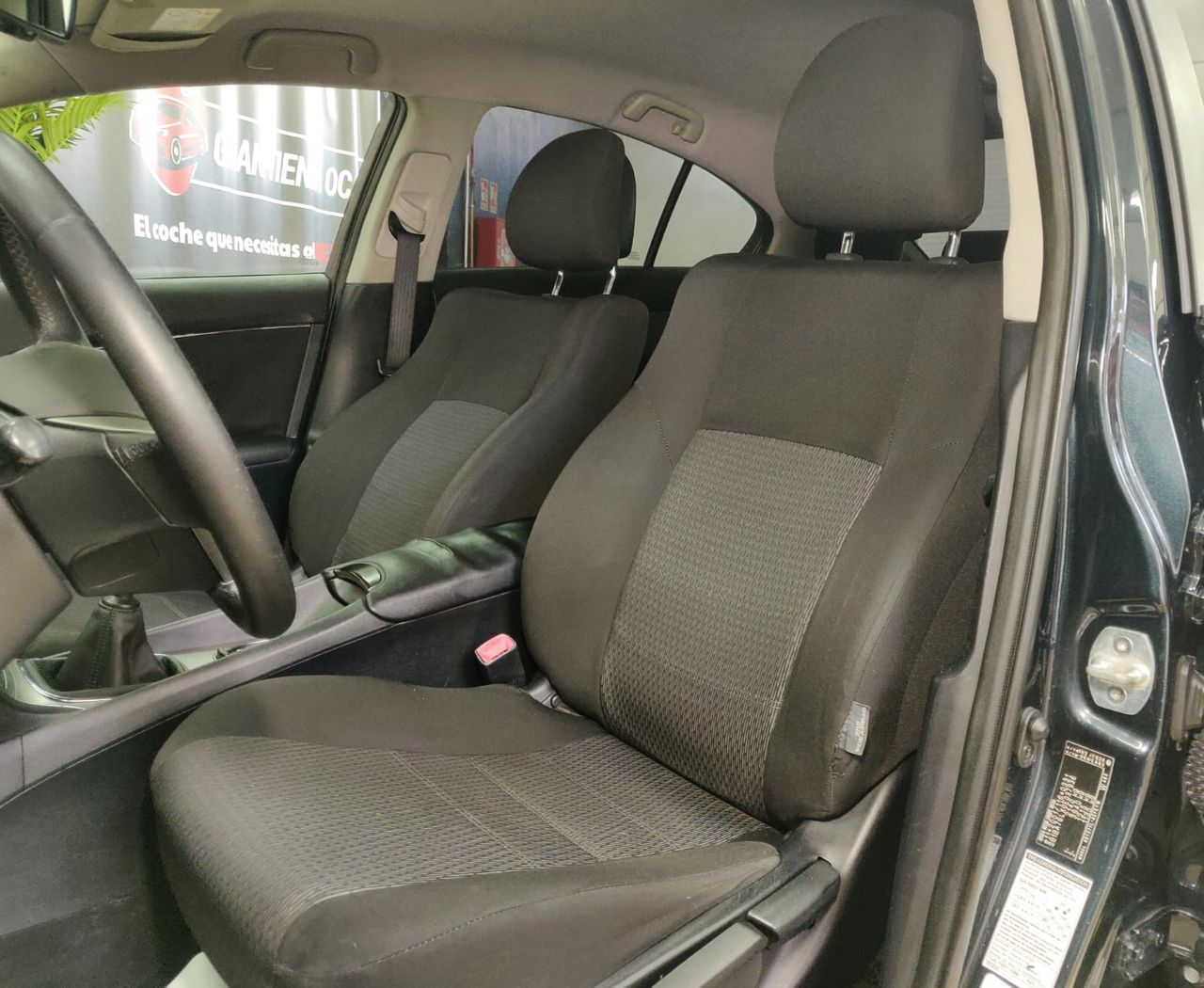 Foto Toyota Avensis 11