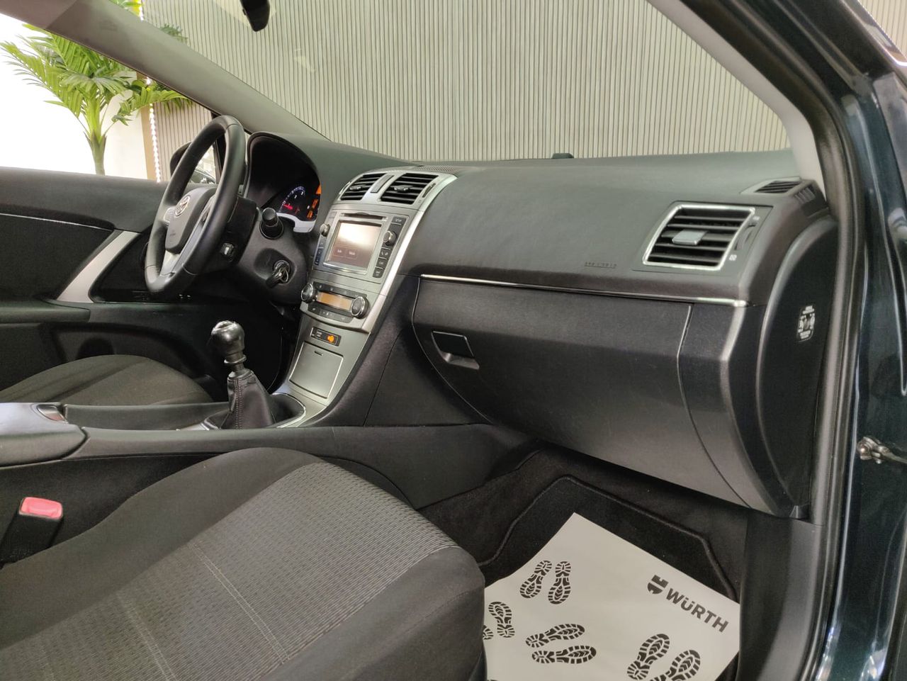 Foto Toyota Avensis 13