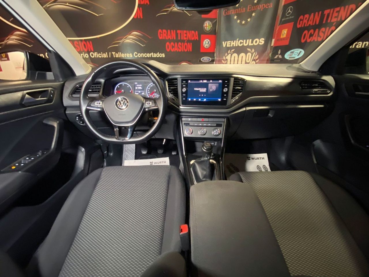 Foto Volkswagen T-Roc 11
