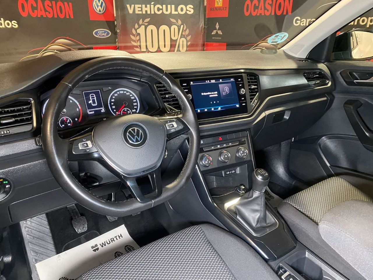 Foto Volkswagen T-Roc 12