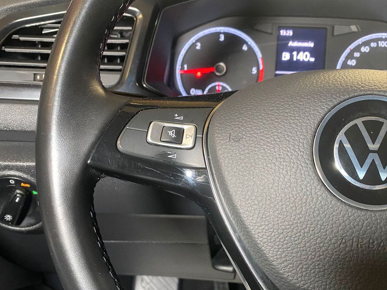 Foto Volkswagen T-Roc 14