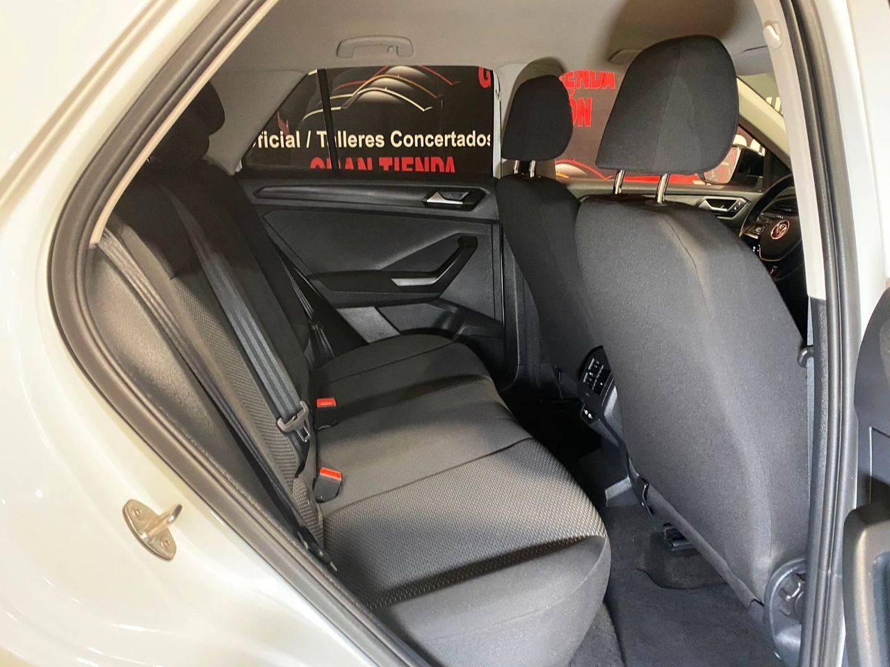 Foto Volkswagen T-Roc 18