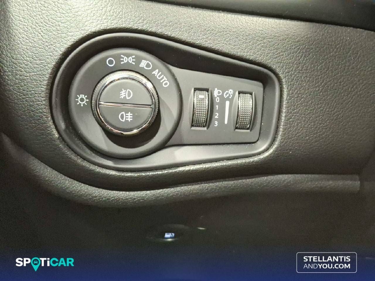 Foto Jeep Renegade 14