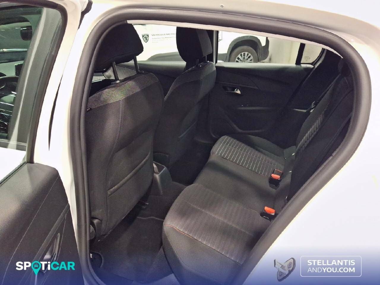 Foto Peugeot 208 10