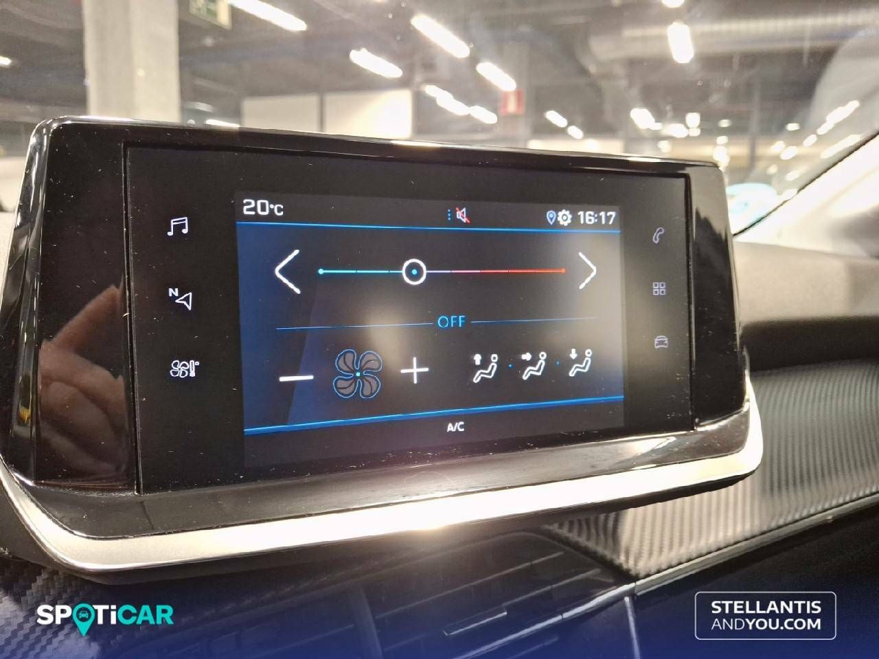 Foto Peugeot 208 17