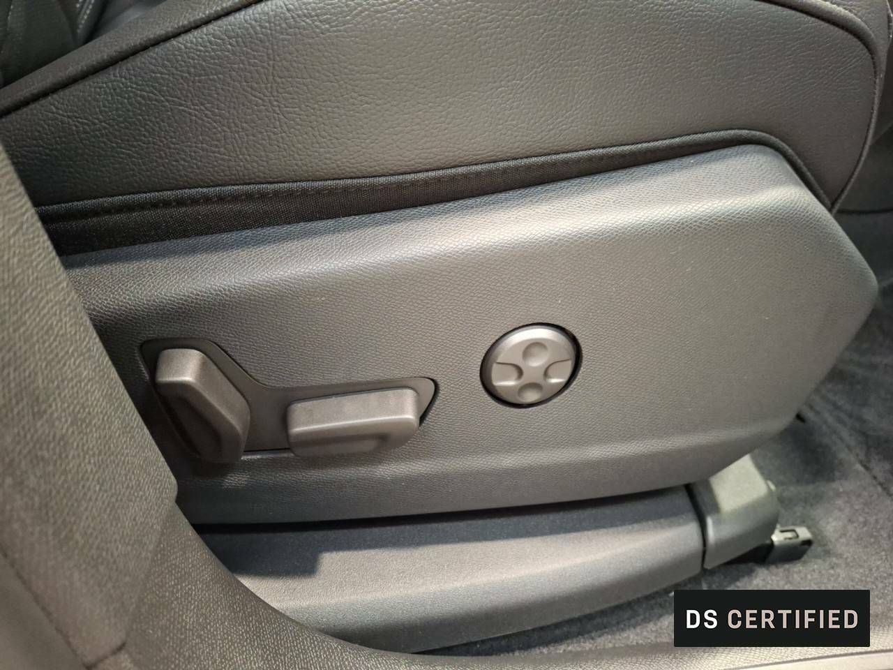 Foto DS Automobiles DS 7 25