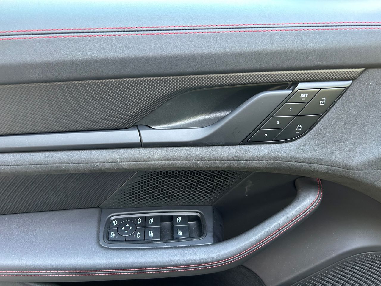 Foto Porsche Taycan 32