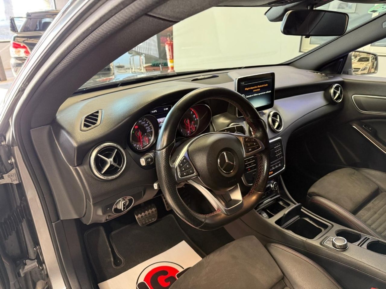 Foto Mercedes-Benz Clase CLA 23