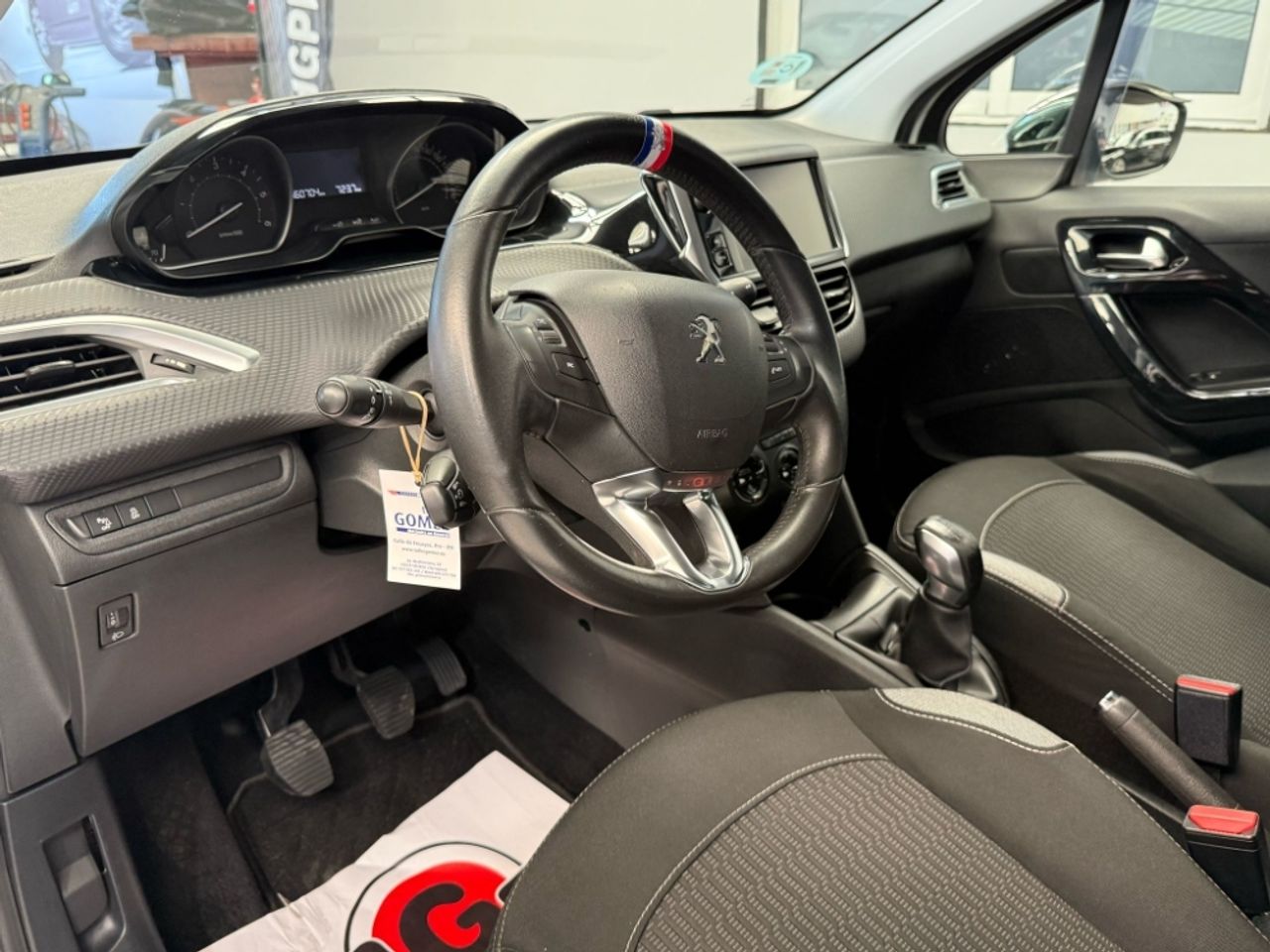 Foto Peugeot 208 12