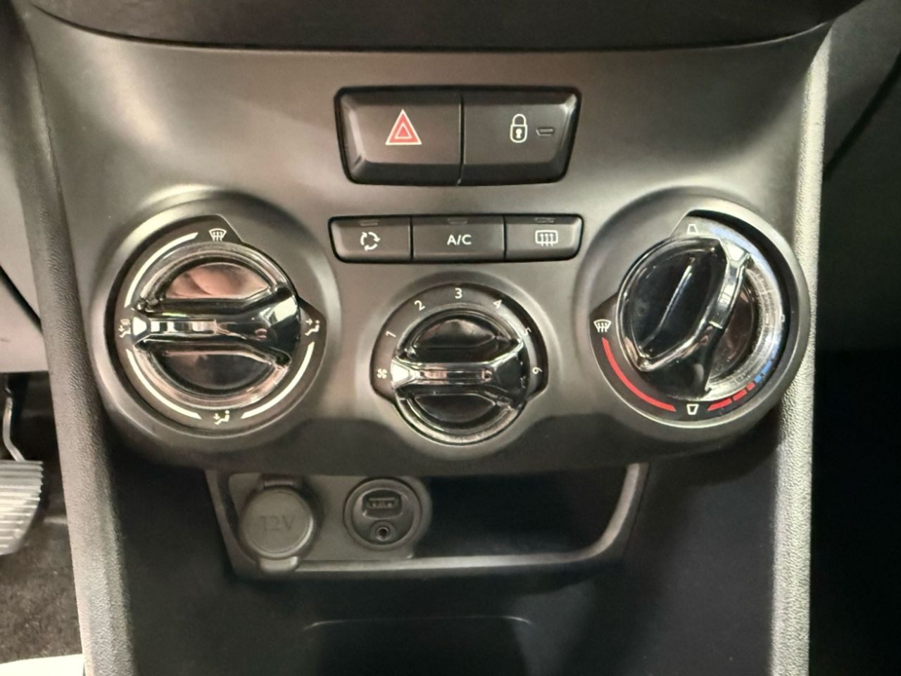 Foto Peugeot 208 15