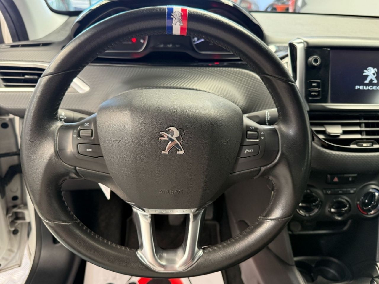 Foto Peugeot 208 17