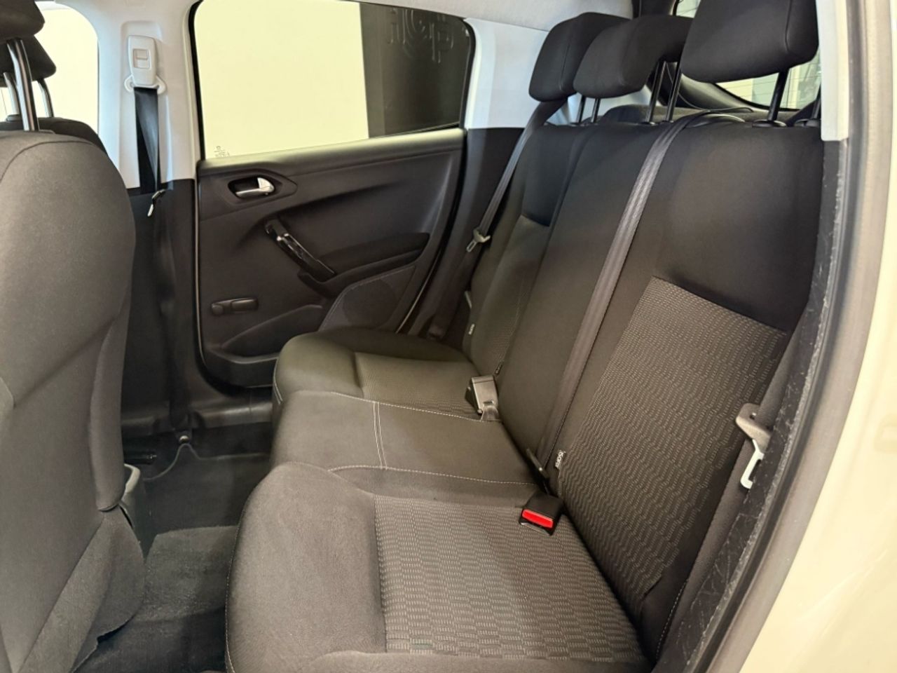 Foto Peugeot 208 23