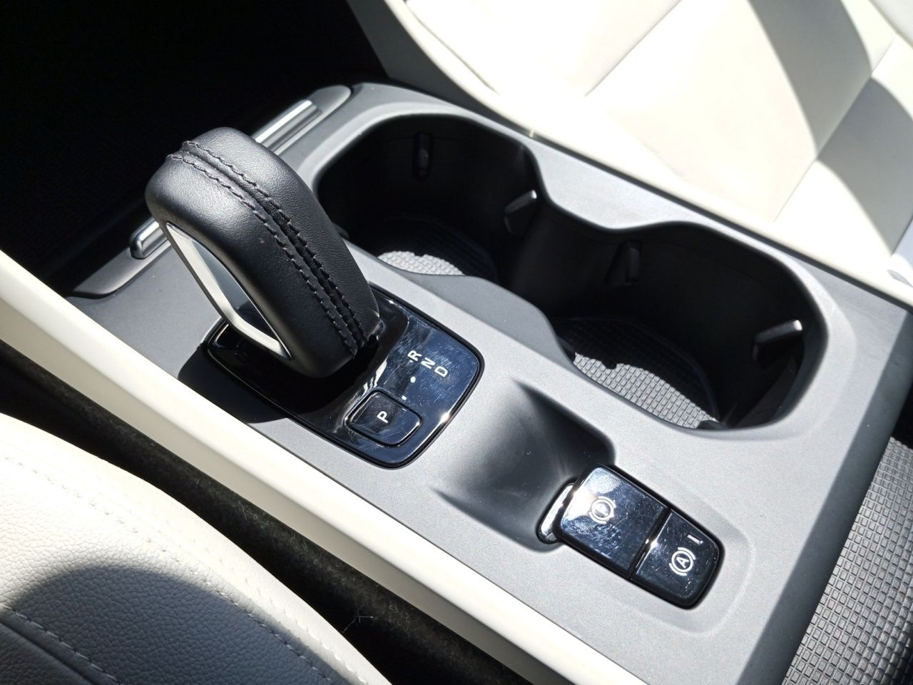 Foto Volvo XC40 14