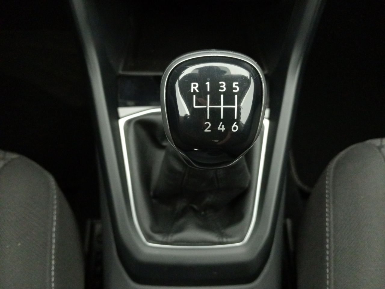 Foto Volkswagen T-Cross 14