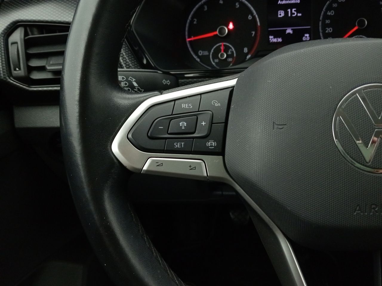Foto Volkswagen T-Cross 15