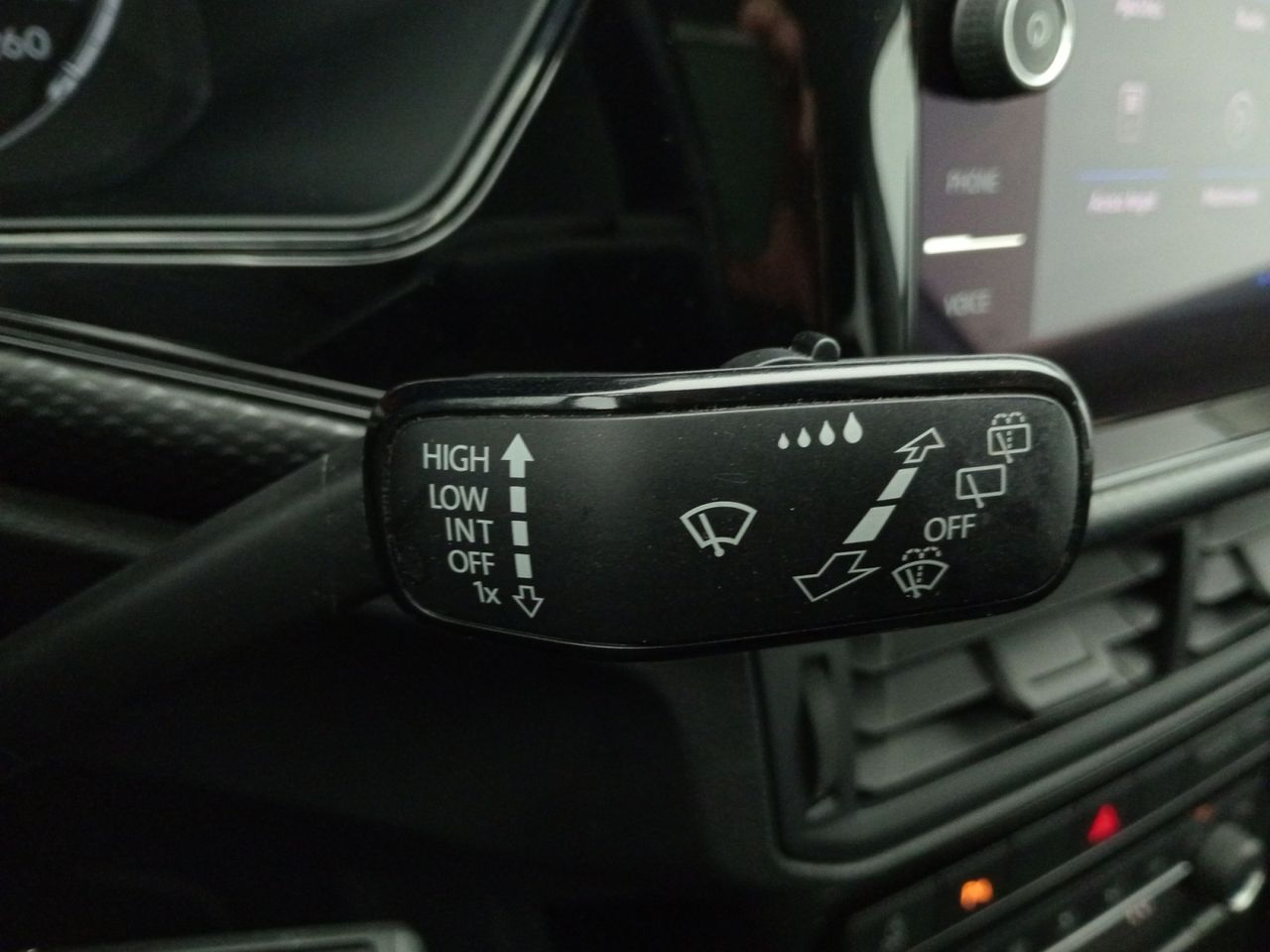 Foto Volkswagen T-Cross 17