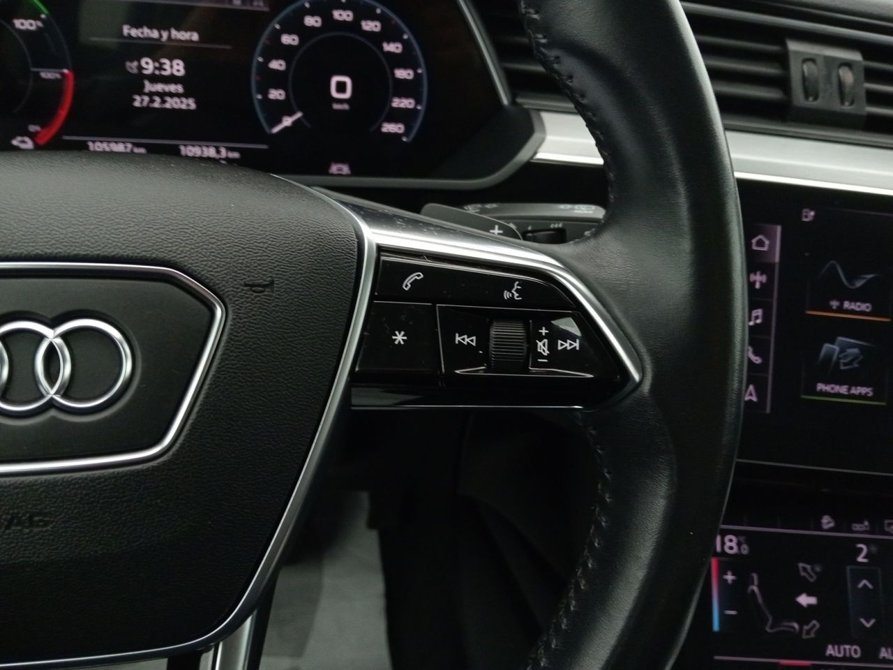 Foto Audi E-tron 17