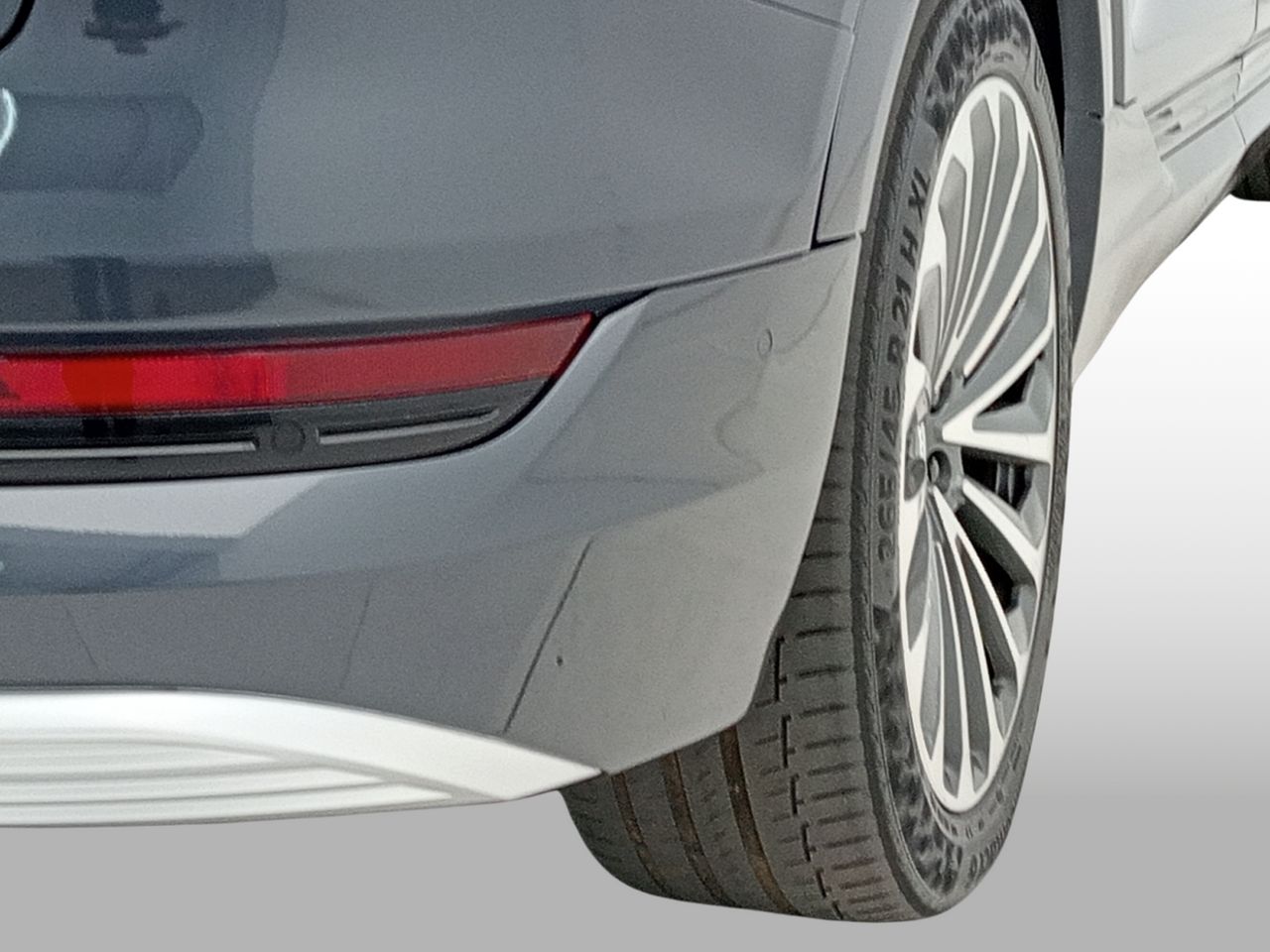 Foto Audi E-tron 24