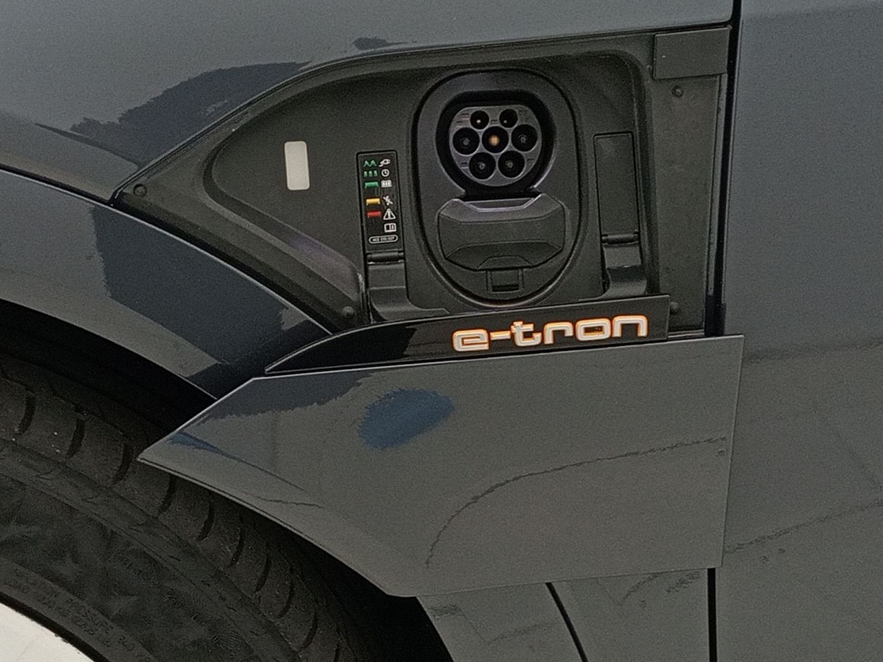 Foto Audi E-tron 31