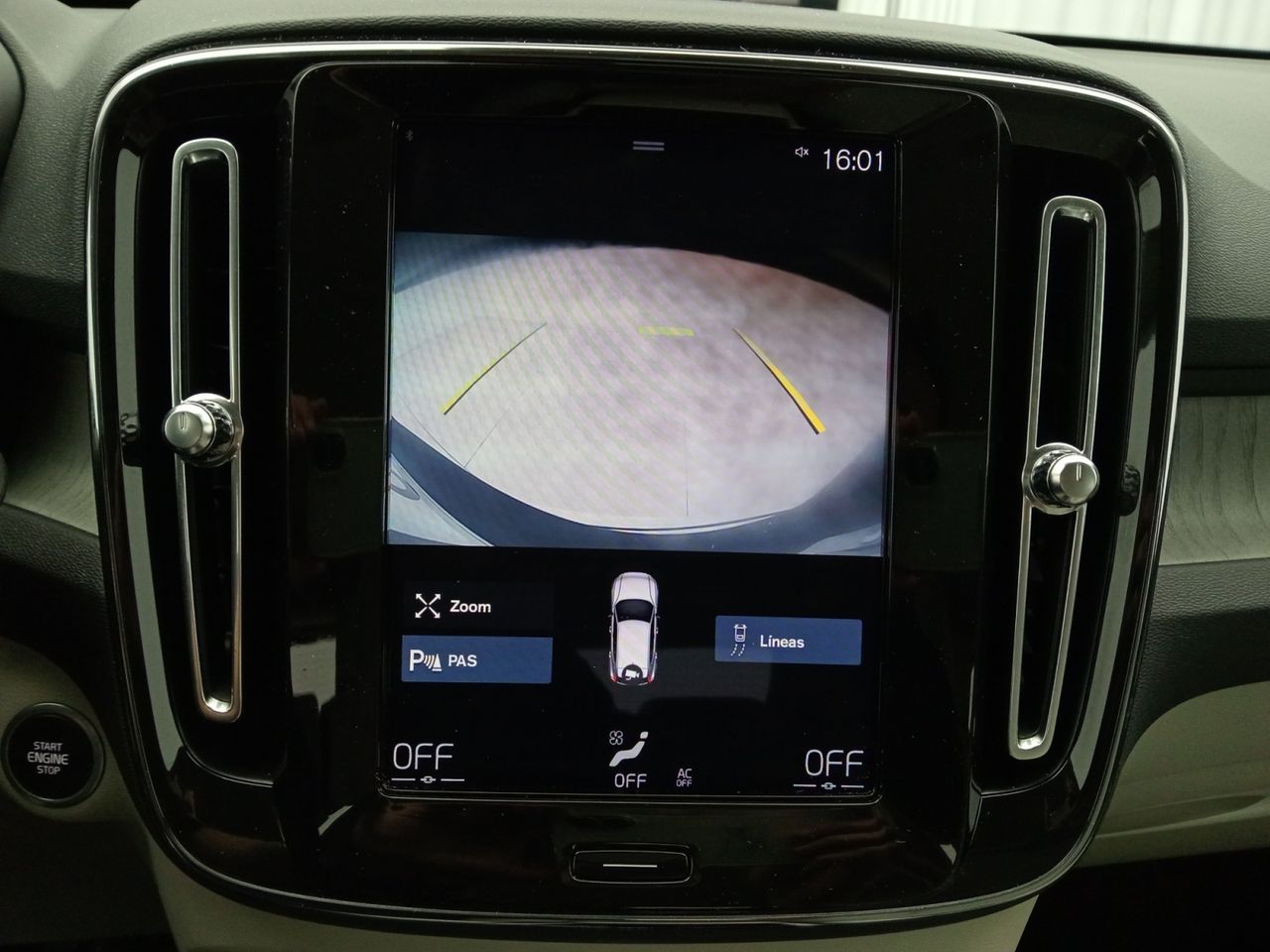Foto Volvo XC40 12