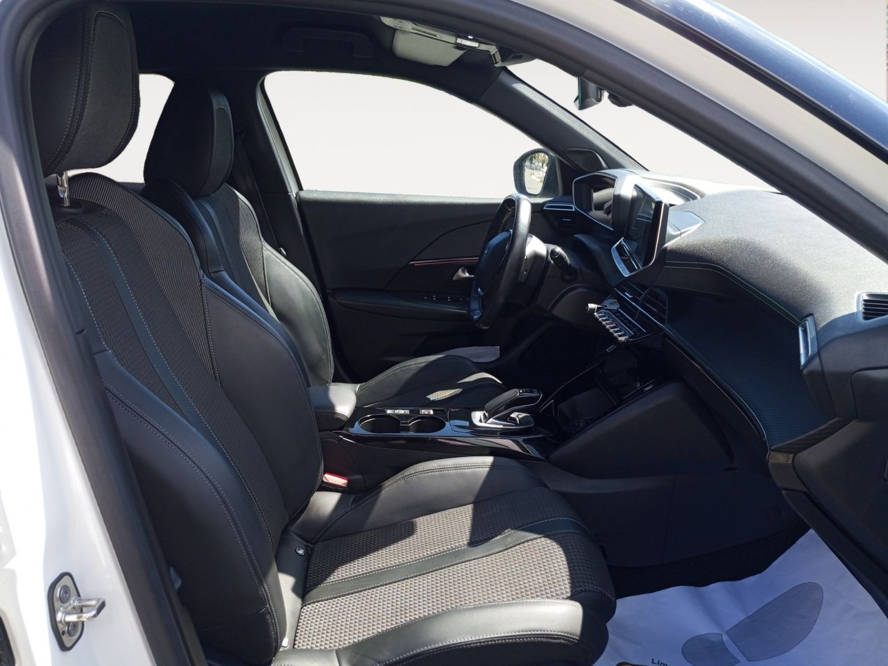 Foto Peugeot 2008 8