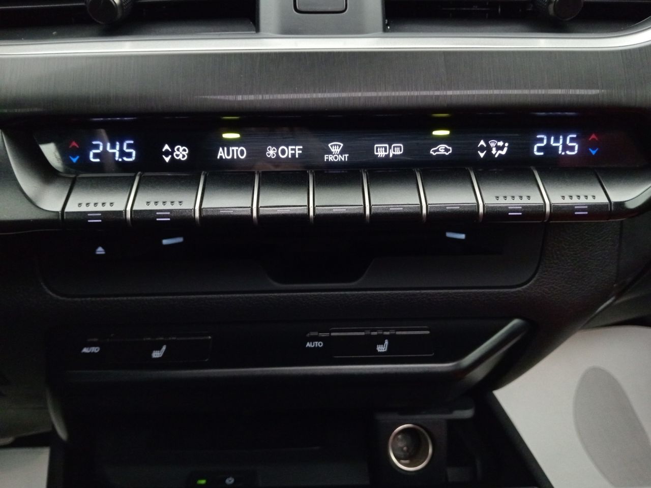 Foto Lexus UX 15