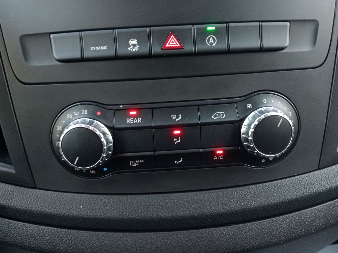 Foto Mercedes-Benz Vito 14
